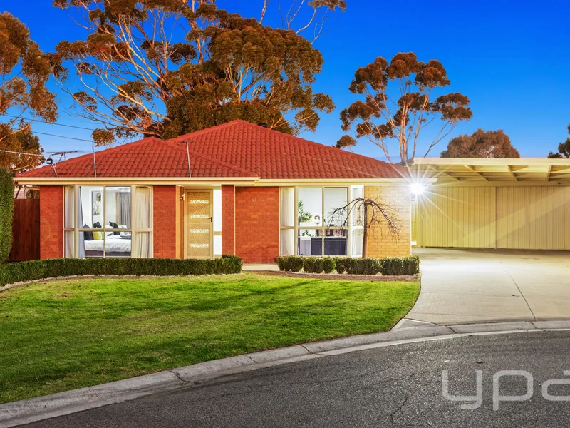 Massive family opportunity on 1225m2(approx.) allotment!