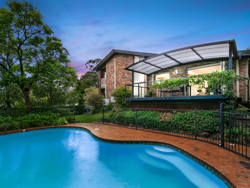 Light drenched entertainer, steps to St Ives North Public School