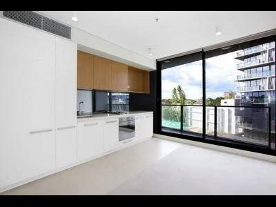 One Bedroom Apartment In South Yarra!