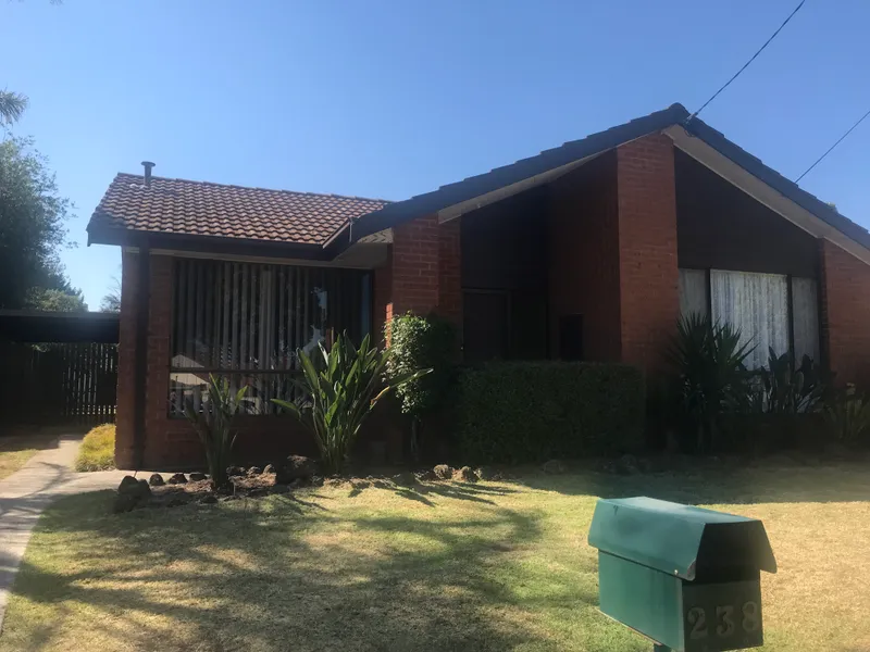 3 Bedroom Home In An Ideal Location