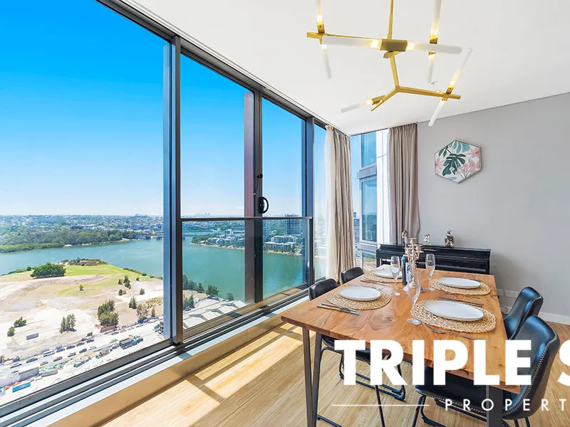 Extraordinary Water & City Views | 3 Bedroom Luxury Penthouse Apartment 