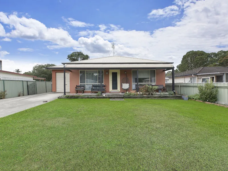 PURPOSE BUILT & BEAUTIFULLY RENOVATED DUAL HOME !!!!