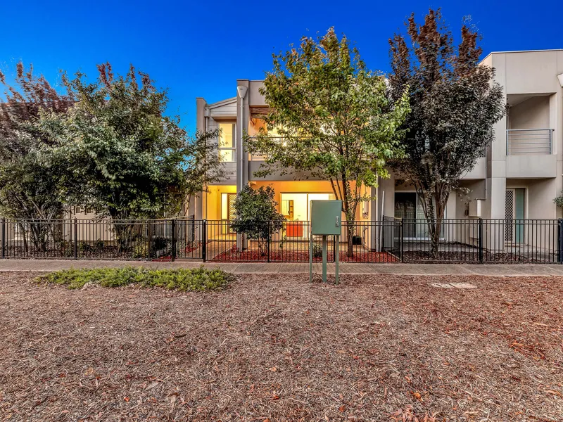 TORRENS TITLE WITH PARK VIEWS!