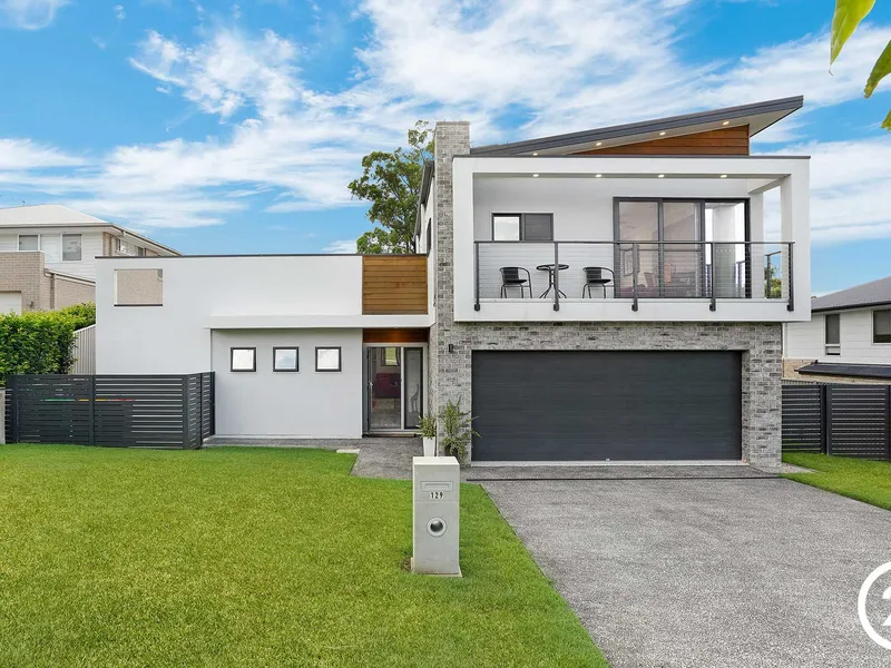 Quality 4 Bedrooms + Study 3 Bathrooms 3 Living Areas Backing Onto Reserve