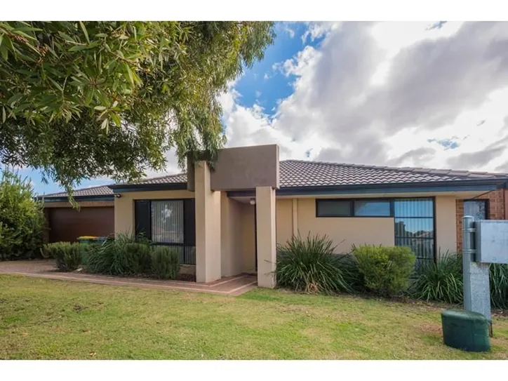 COMFORTABLE LIVING IN A GREAT LOCATION