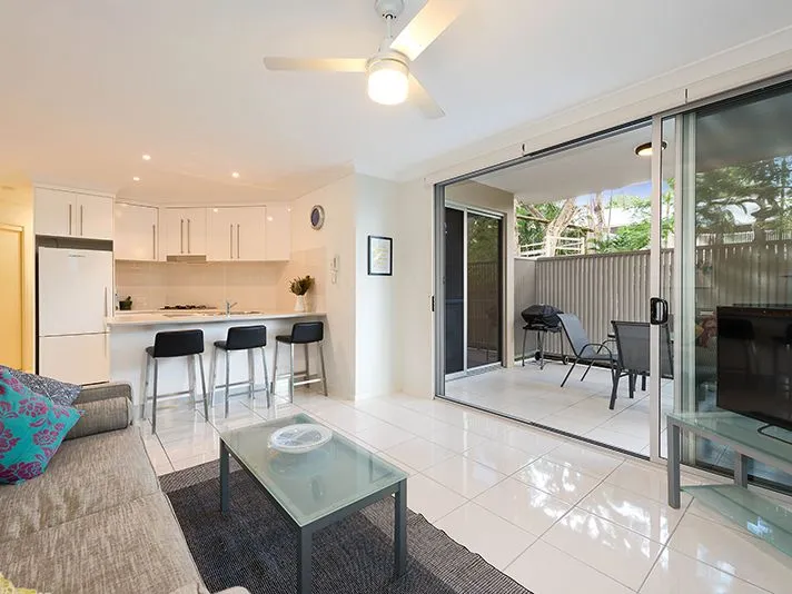 Modern Unit in Fantastic Location