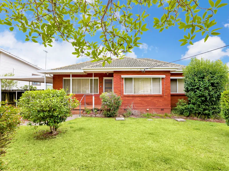 Convenient Location!!