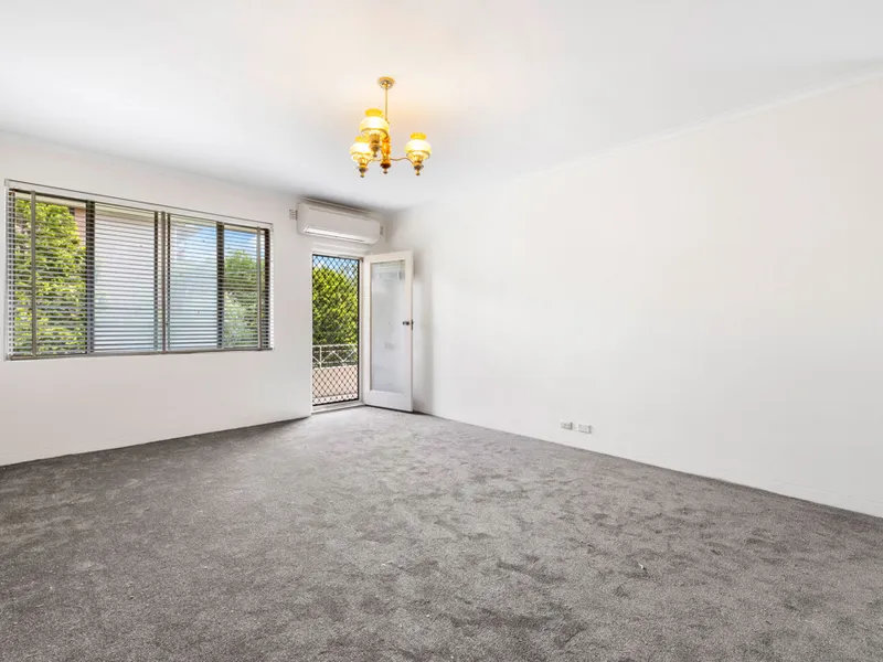 Fully renovated Unit in Central Eastwood