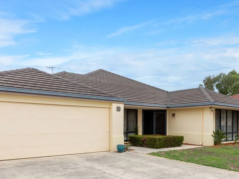 PERFECT FAMILY HOME ON A QUIET STREET!