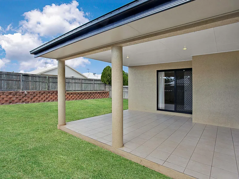 Four bedroom family home in Bushland Beach