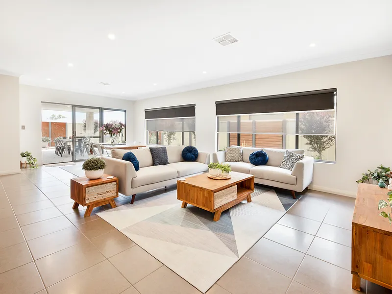 STUNNING FAMILY HOME..LOVE AT FIRST SITE!