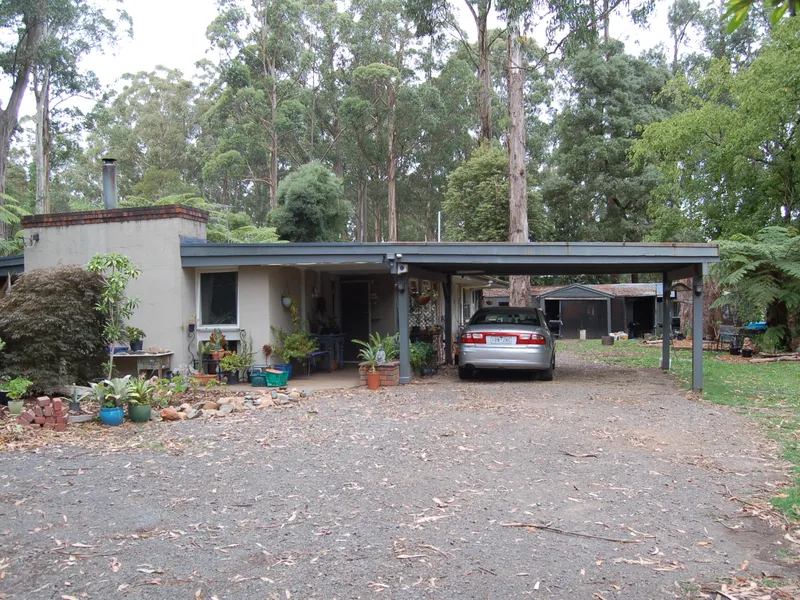 DANIEL ROBERTSON DOUBLE BRICK HOME