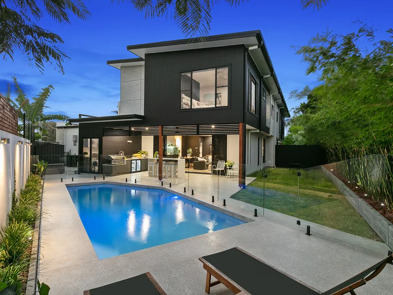 DESIGNER COASTAL LUXURY