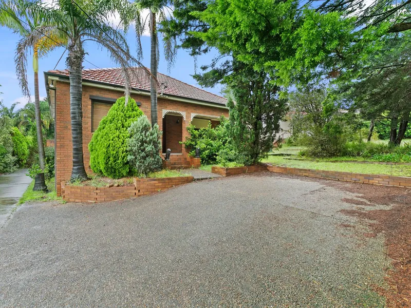 Brick Home on Land approx 890sqm
