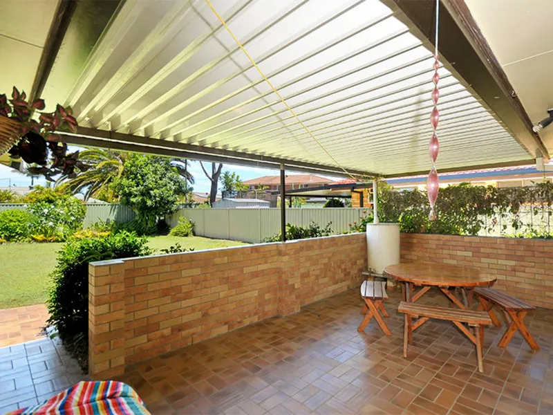 FAMILY HOME WITH DUAL LIVING