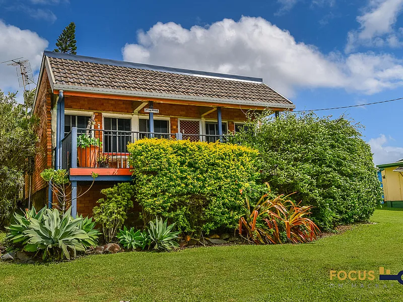 AFFORDABLE BEACH SIDE COTTAGE - WITH CHARACTER & CHARM