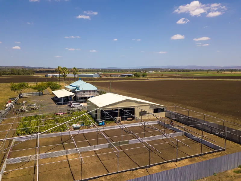 ACREAGE LIFESTYLE...