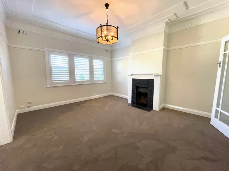 SPACIOUS UNIT IN A GREAT LOCATION!