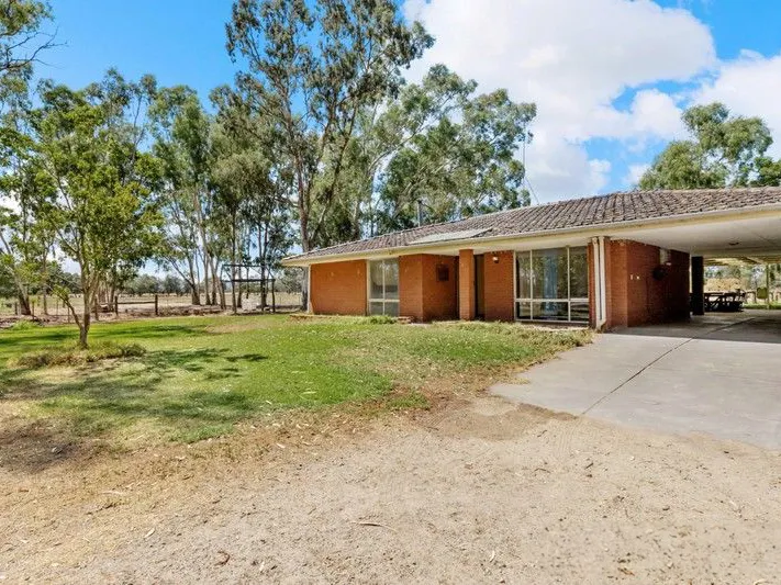 11 ACRES OF AMAZING POSSIBILITIES