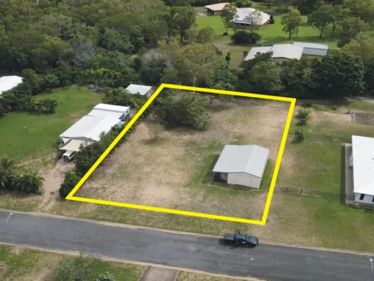 2,000 SQ.M. (JUST UNDER 1/2 ACRE) BLOCK WITH SHED AT THE BEACH!