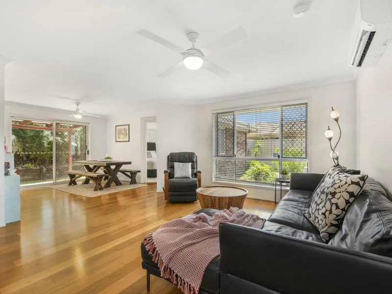 Renovated 3 Bedroom Duplex with Air-conditioning