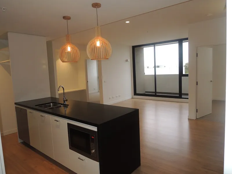 Doncaster central location 3 bedrooms 2 bathrooms apartment for lease