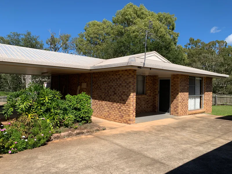 Lovely open plan unit - 60's plus Living
