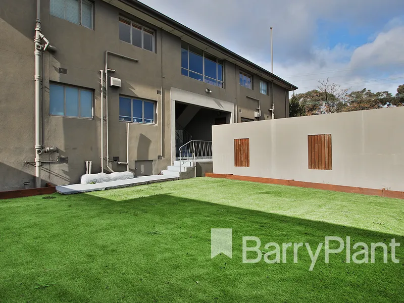 WELL PRESENTED 2 BEDROOM UNIT!