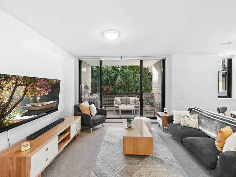 ULTRA-MODERN APARTMENT IN CONVENIENT AND PEACEFUL LOCATION 