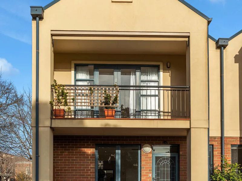 MODERN TWO BEDROOM TOWNHOUSE WITH LARGE SEPARATE STUDIO