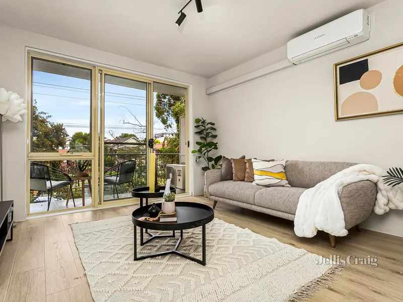 Renovation Perfection in a Prime Location!