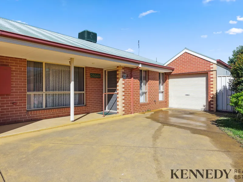 Charming 3-Bedroom Town House Near Yarrawonga's Main Street