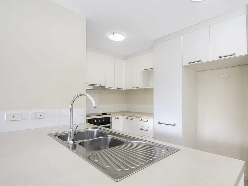 Charming 2-Bedroom Apartment in Beckenham - Ideal Investment or First Home!