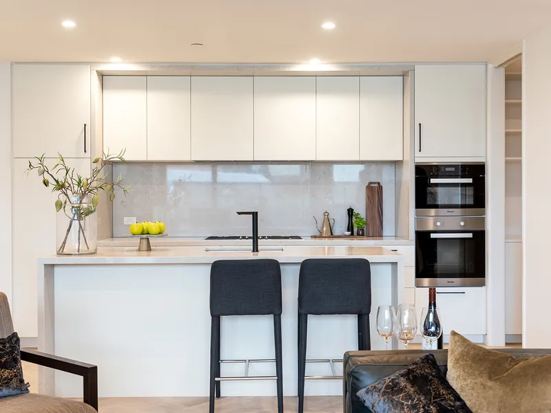 STUNNING 3 BEDROOM RESIDENCE