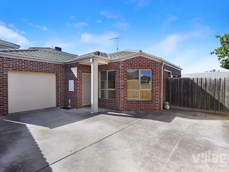 IDEAL LOCATION, EASY LIVING!