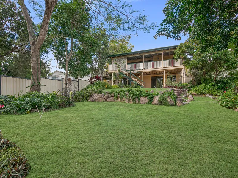 Renovated Queenslander with Fully Enclosed Backyard