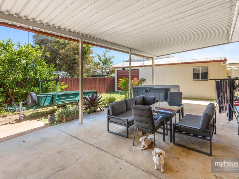 Spacious Family Home in a Sought After Harristown Location!