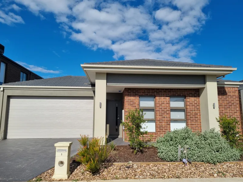 Low maintenance home close to parks