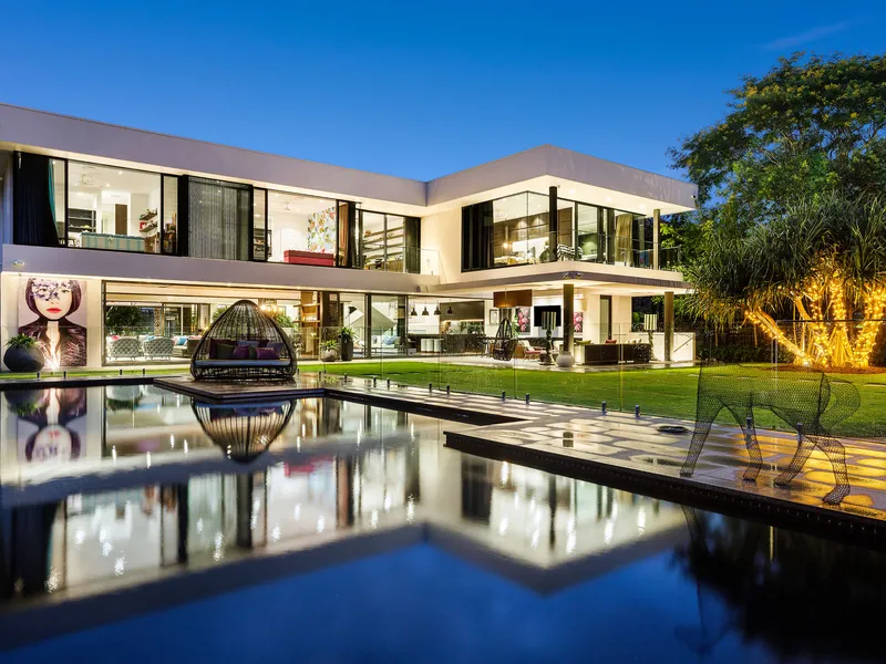 Luxurious modern entertainer dazzles on main river