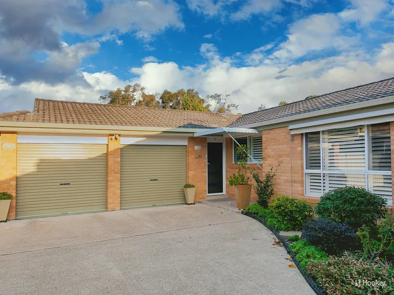 Immaculate Single Level Living