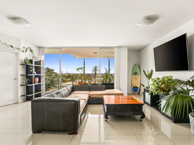 Modern Apartment with Sweeping Views