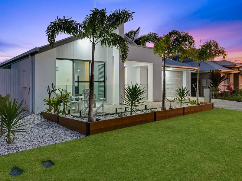 Renovated Family Home With Lake Views