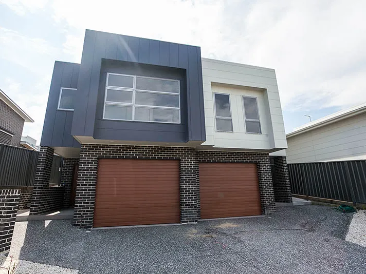 ALMOST NEW MODERN HOME