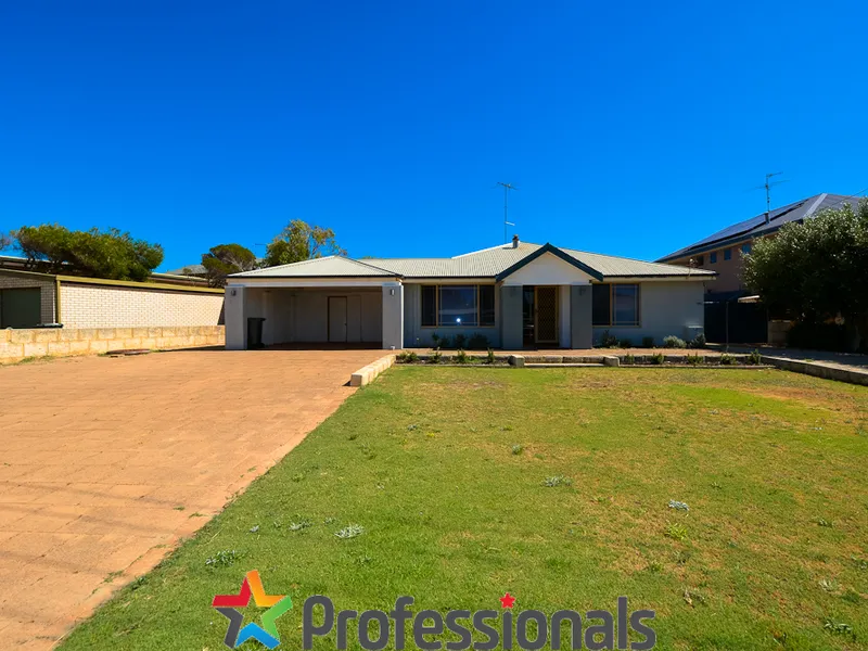 Live Close to The Beach with a Pool!