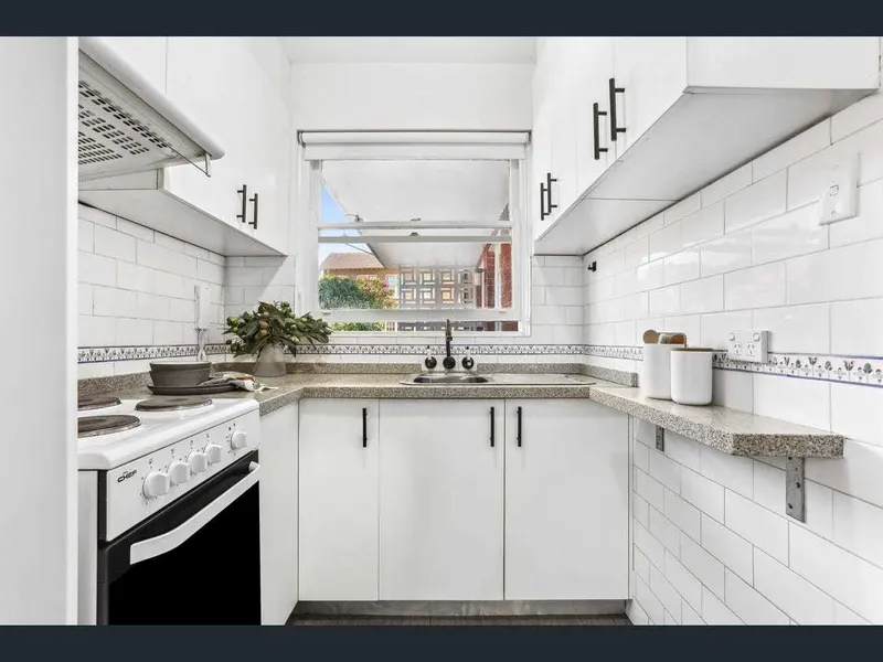 Well-appointed and conveniently located unit