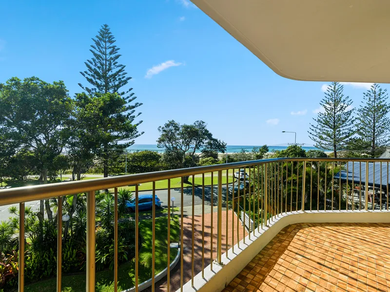 Beachfront Apartment With Stunning Views