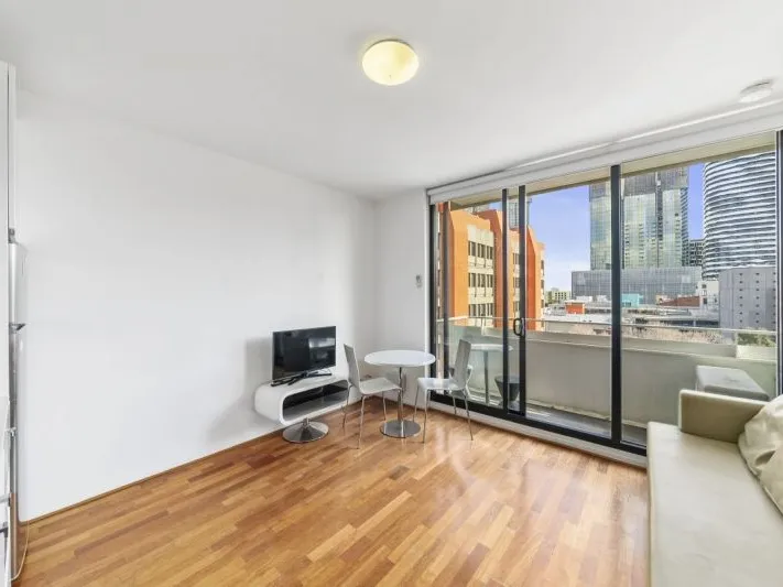 *FURNISHED* 2 Bedroom 2 Bathroom next to Melbourne and RMIT University
