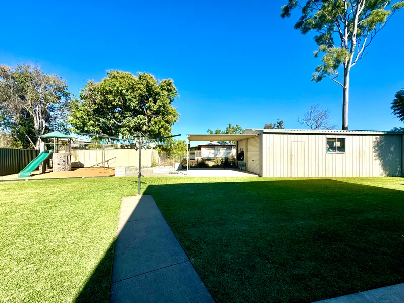 HUGE HOUSE, HUGE YARD, HUGE SHED, HUGE ENTERTAINMENT AREA, INTERNAL STAIRCASE, BEST LOCATION, SOLAR PANELS… THE LIST GOES ON…