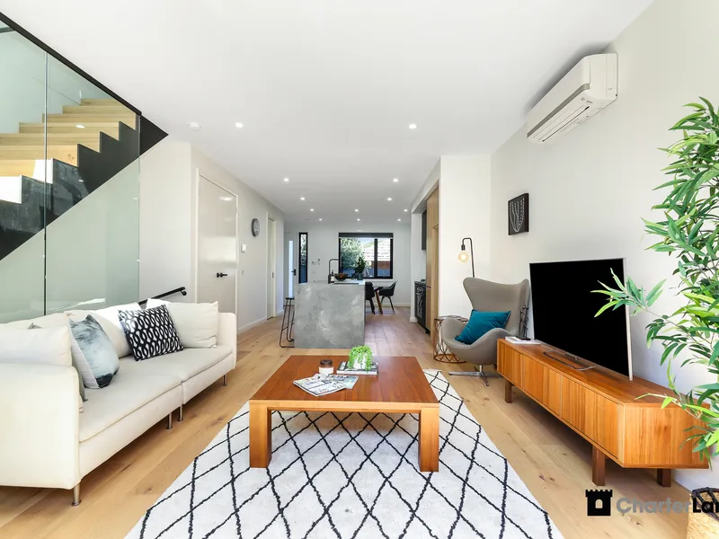 STREAMLINED DESIGNER INTERIORS IN A LIFESTYLE ADDRESS