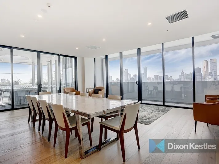 LOW MAINTENANCE WITH VIEWS OF THE CITY